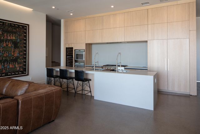 10310 N 37TH Street, Phoenix, AZ 85028