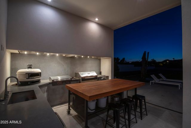 10310 N 37TH Street, Phoenix, AZ 85028