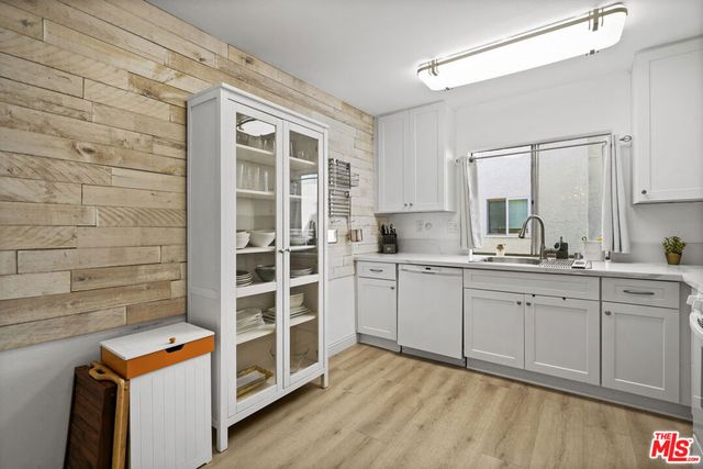 5245 Coldwater Canyon Avenue Unit C, Sherman Oaks, CA 91401