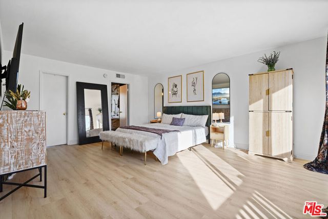 5245 Coldwater Canyon Avenue Unit C, Sherman Oaks, CA 91401