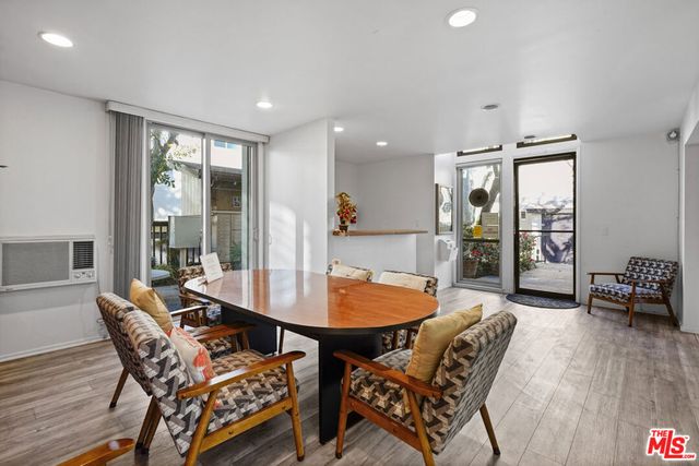 5245 Coldwater Canyon Avenue Unit C, Sherman Oaks, CA 91401