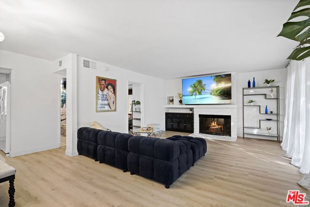 5245 Coldwater Canyon Avenue Unit C, Sherman Oaks, CA 91401