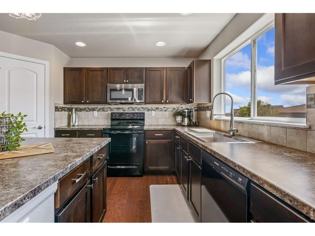 1631 Country Sun Ct, Windsor, CO 80550
