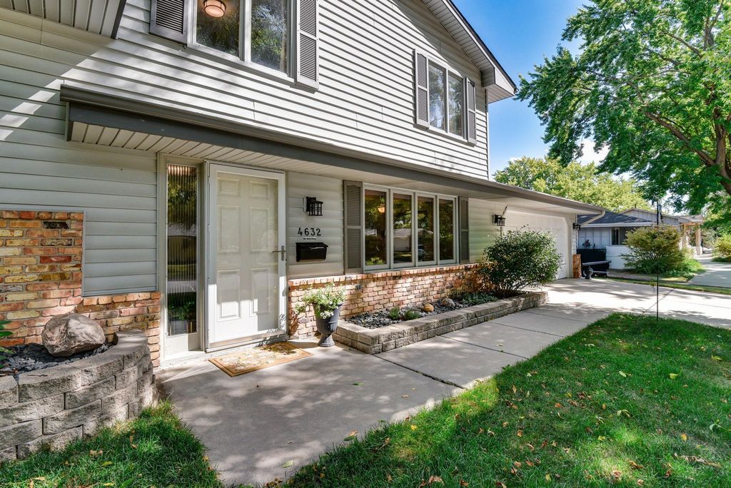 4632 Oregon Avenue N, New Hope, MN 55428 — photo 2