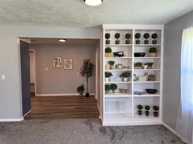 5757 S Mead Avenue, Wichita, KS 67216