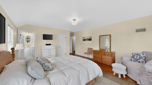 1214 7th Street SW, Rochester, MN 55902