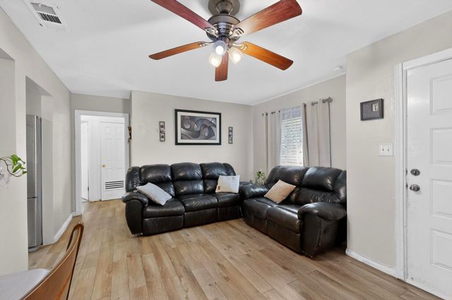 712 Hodgson Street, Fort Worth, TX 76115