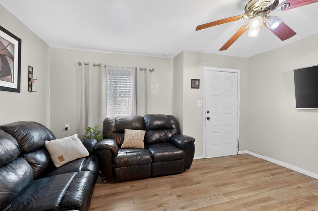 712 Hodgson Street, Fort Worth, TX 76115