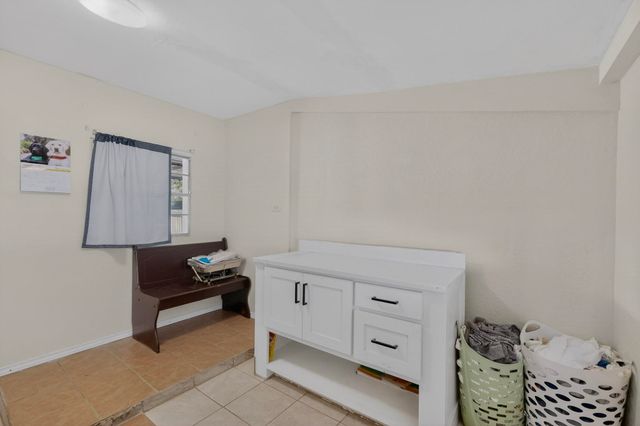 712 Hodgson Street, Fort Worth, TX 76115