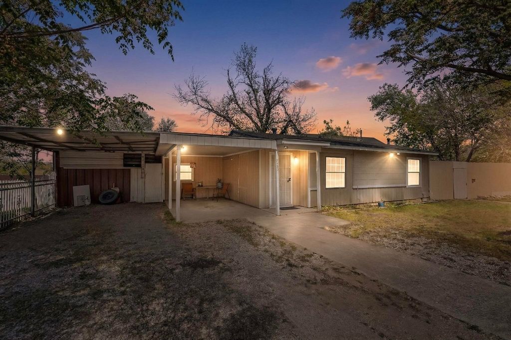 712 Hodgson Street, Fort Worth, TX 76115