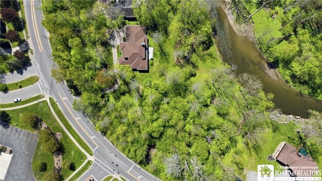 1860 North Forest Road, Amherst, NY 14221