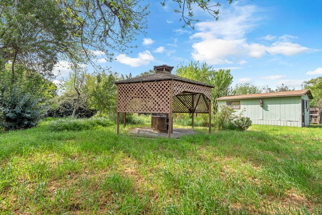 240 D Street, Tehama, CA 96090