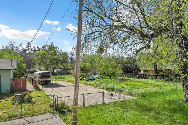 240 D Street, Tehama, CA 96090