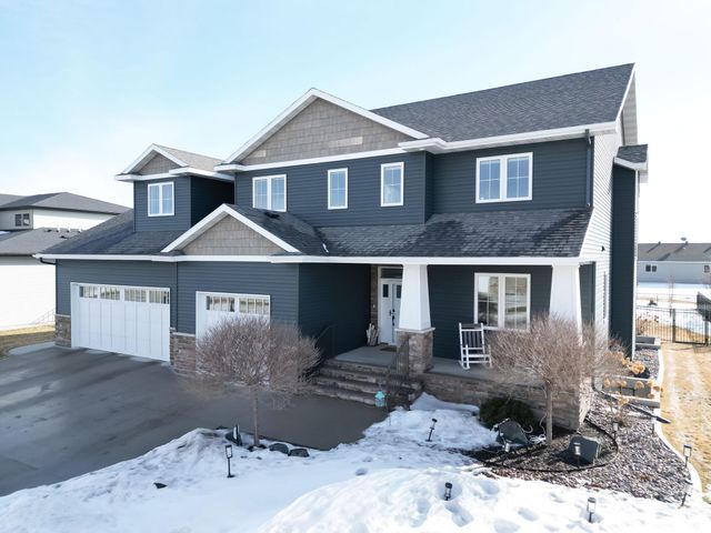 2858 RIVERS BEND Drive E, West Fargo, ND 58078