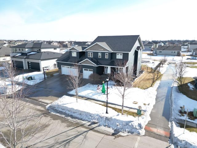 2858 RIVERS BEND Drive E, West Fargo, ND 58078