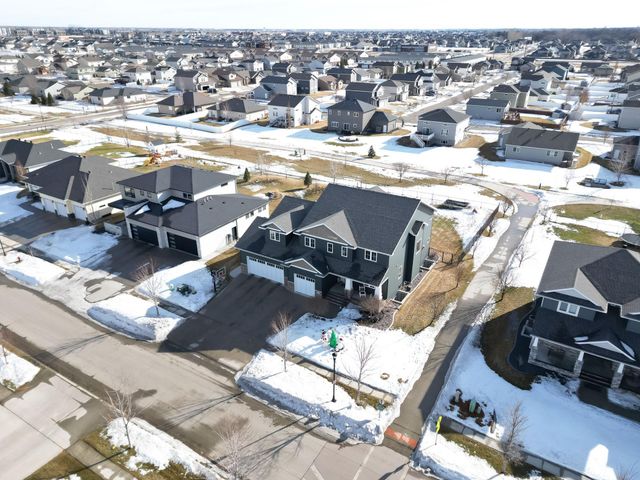 2858 RIVERS BEND Drive E, West Fargo, ND 58078