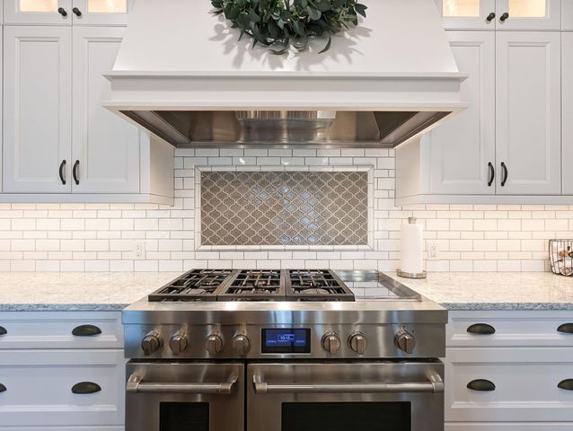 2858 RIVERS BEND Drive E, West Fargo, ND 58078