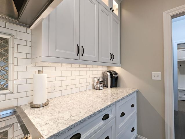 2858 RIVERS BEND Drive E, West Fargo, ND 58078