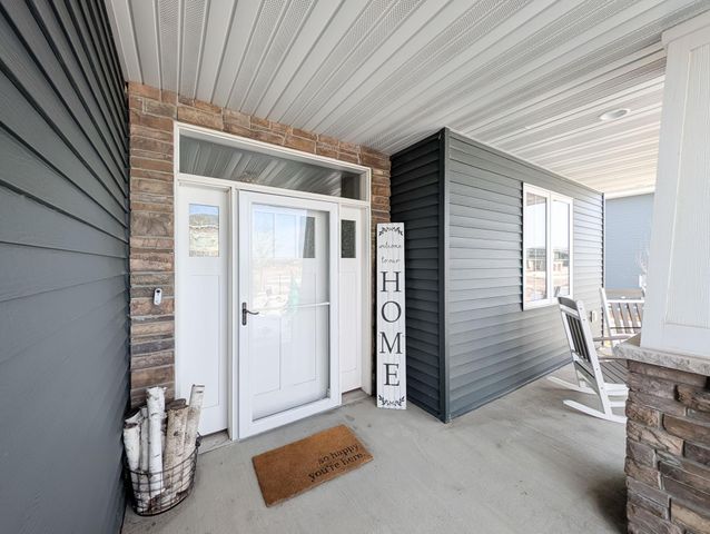 2858 RIVERS BEND Drive E, West Fargo, ND 58078