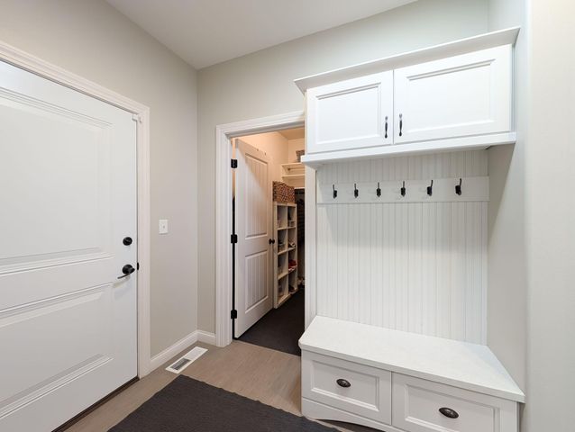 2858 RIVERS BEND Drive E, West Fargo, ND 58078