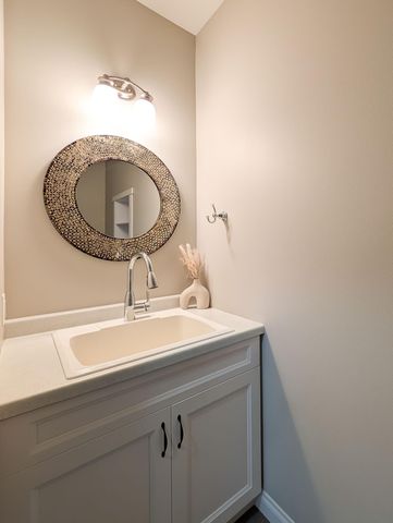 2858 RIVERS BEND Drive E, West Fargo, ND 58078