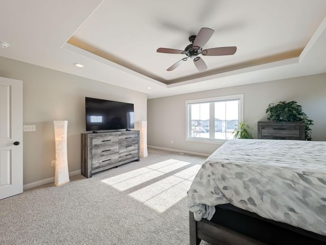 2858 RIVERS BEND Drive E, West Fargo, ND 58078