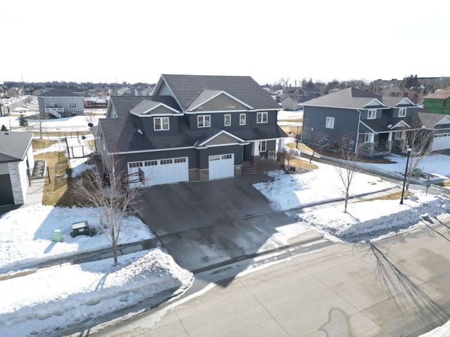 2858 RIVERS BEND Drive E, West Fargo, ND 58078