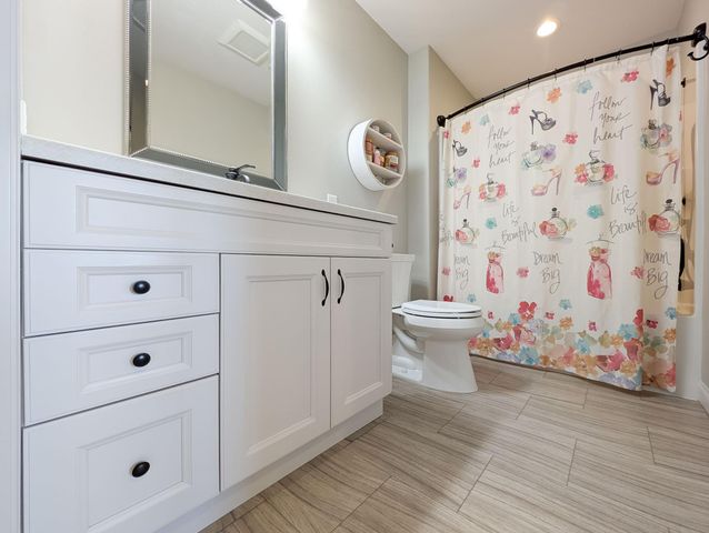 2858 RIVERS BEND Drive E, West Fargo, ND 58078