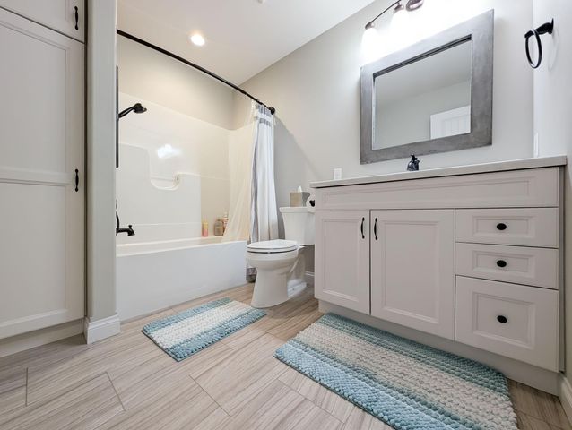 2858 RIVERS BEND Drive E, West Fargo, ND 58078