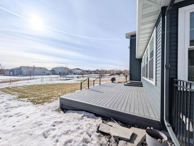 2858 RIVERS BEND Drive E, West Fargo, ND 58078