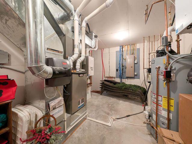 2858 RIVERS BEND Drive E, West Fargo, ND 58078