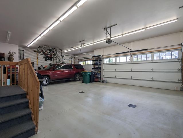 2858 RIVERS BEND Drive E, West Fargo, ND 58078