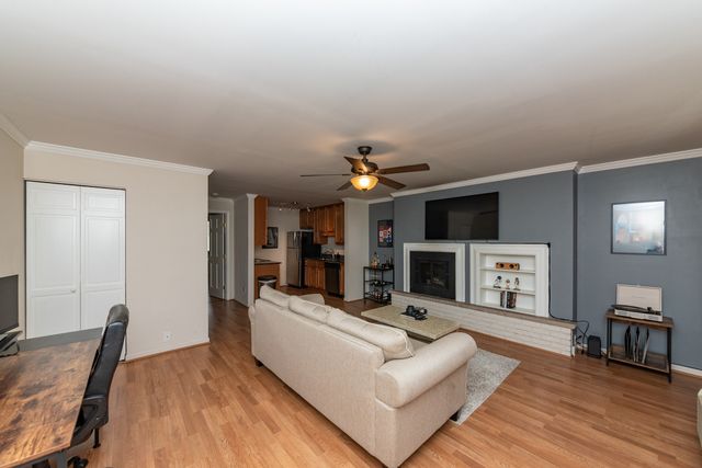 163 W Division Street 212, Chicago, IL 60610