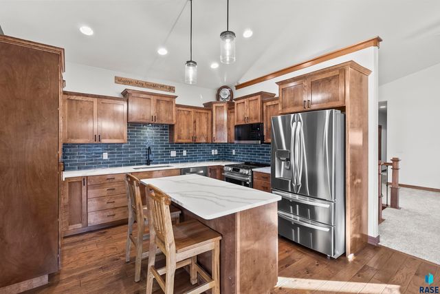 8609 S Carver Cir Circle, Sioux Falls, SD 57108