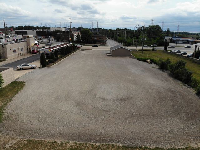 1824 Plainfield Road, Crest Hill, IL 60403