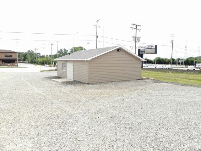 1824 Plainfield Road, Crest Hill, IL 60403