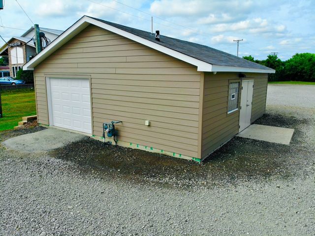 1824 Plainfield Road, Crest Hill, IL 60403