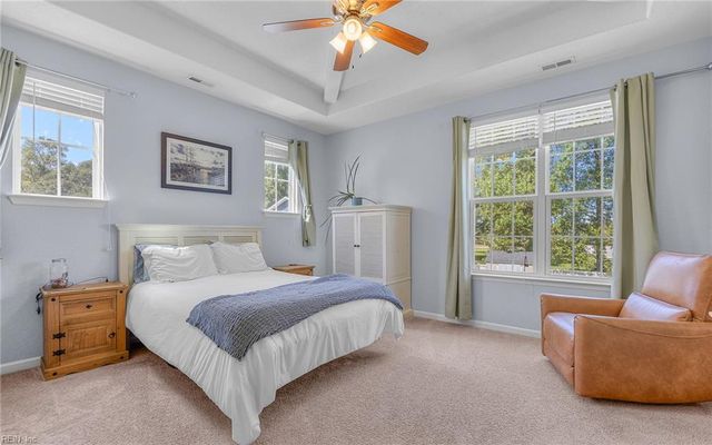 3520 Parr LN, Chesapeake, VA 23323