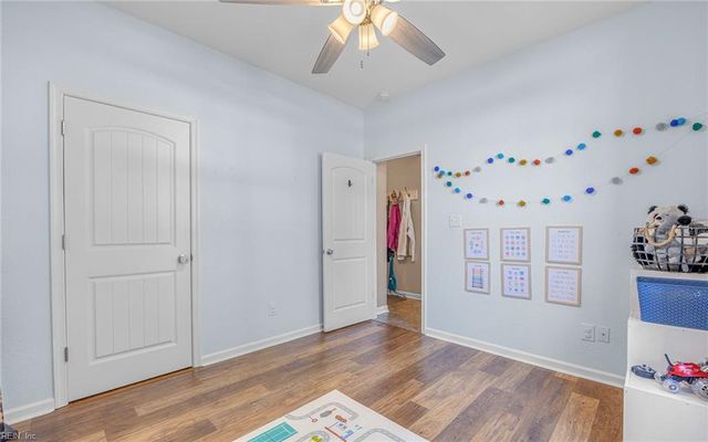 3520 Parr LN, Chesapeake, VA 23323