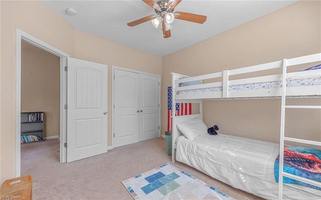 3520 Parr LN, Chesapeake, VA 23323