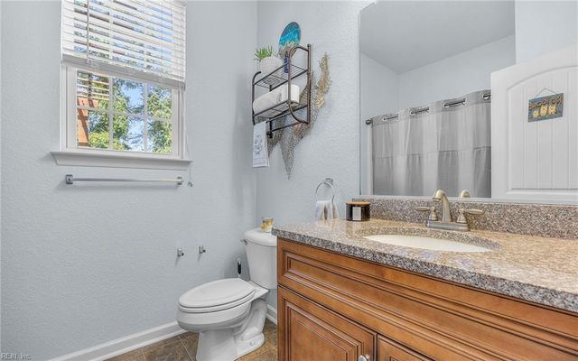 3520 Parr LN, Chesapeake, VA 23323