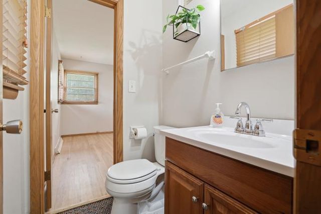 10915 W Harvard LANE, Wauwatosa, WI 53226