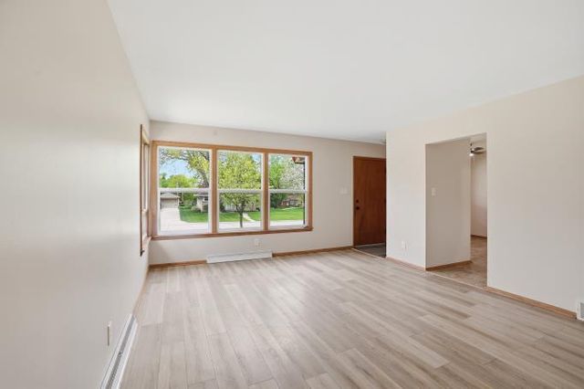 10915 W Harvard LANE, Wauwatosa, WI 53226