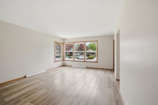 10915 W Harvard LANE, Wauwatosa, WI 53226