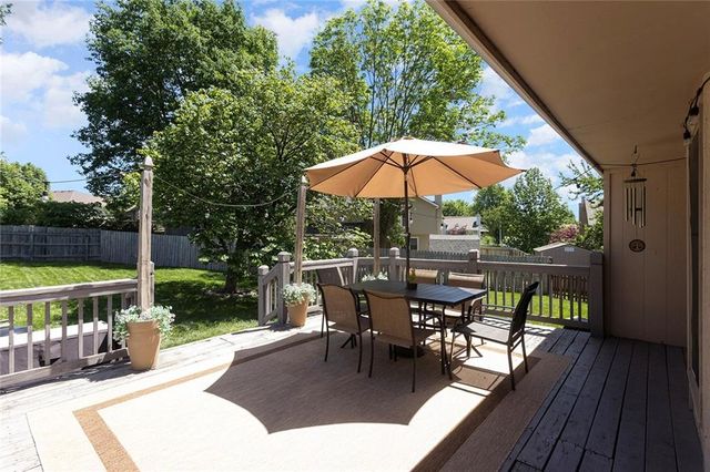7210 NE 70th Street, Kansas City, MO 64119