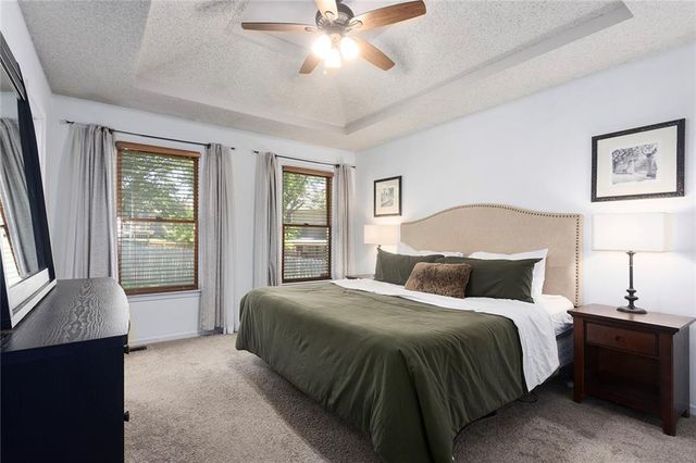 7210 NE 70th Street, Kansas City, MO 64119