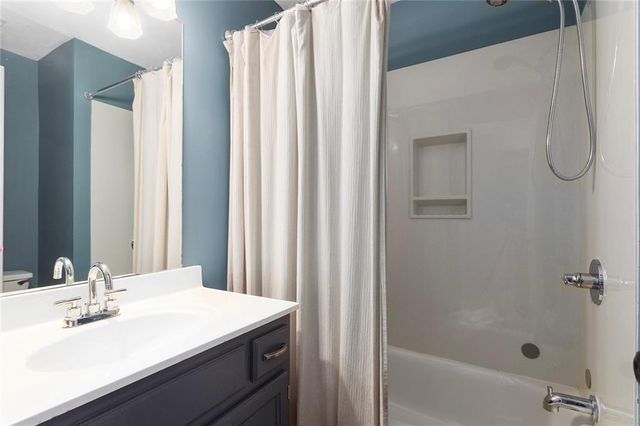 7210 NE 70th Street, Kansas City, MO 64119