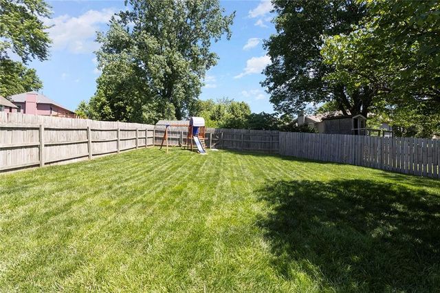 7210 NE 70th Street, Kansas City, MO 64119