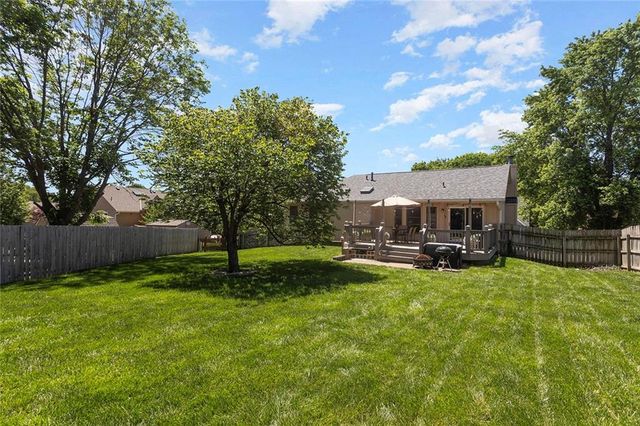 7210 NE 70th Street, Kansas City, MO 64119
