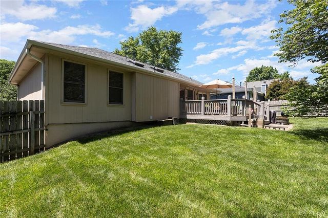7210 NE 70th Street, Kansas City, MO 64119